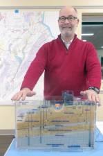 Jay Beaumont, chair of the Moodna Creek Water Shed Intermunicipal Council, brought maps and a fish tank set up to mimic an aquifer.