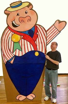 Paper Bag Players return to SUNY Orange in January with new play The Paper Bag Players Piggy and Kevin Richard Woodall.