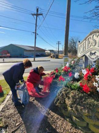 Kiwanis Club spruces up Chester sign for the season