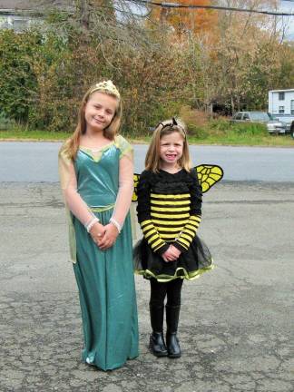 Chester celebrates the haunting season Trinity Edwards, 8, of Chester and Carly Romig, 7, of Warwick (Photo by Ginny Privitar)