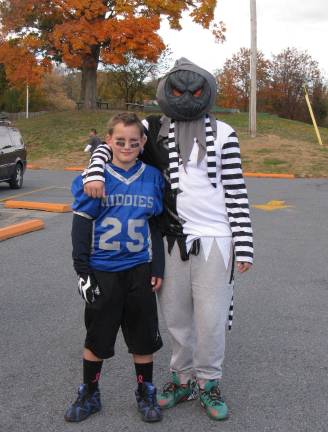 Chester celebrates the haunting season Jerzey Salgado, 9, and Camren Salgado, 1,2 of Middletown (Photo by Ginny Privitar)