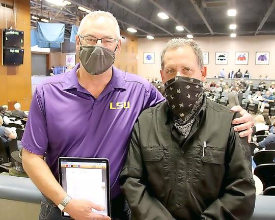 Historic Track president Steve Jones with Chris Tully at the Standardbred Horse Sale at Timonium, Maryland. USHWA photo.