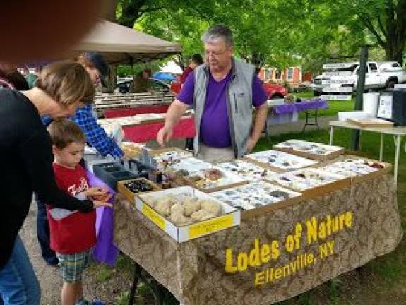 Gold fever strikes Museum Village Loads of Nature from Ellenville, N.Y., sold fossils (Photo by Ginny Privitar)