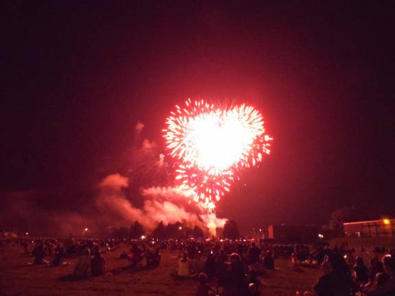 Chester’s 2013 Independence Day fireworks show delights "And the rockets red glare..."