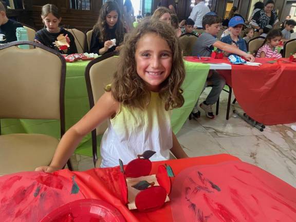 Chabad of Orange County hosts ‘AppleFest’