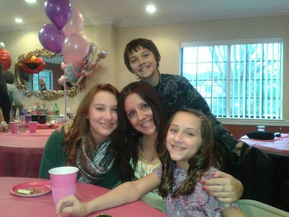 Mommy & Me Contest Dawn Fantasia of Franklin and her three children, Maria Margot (15), Aidan (13), and Lila Claire (11).