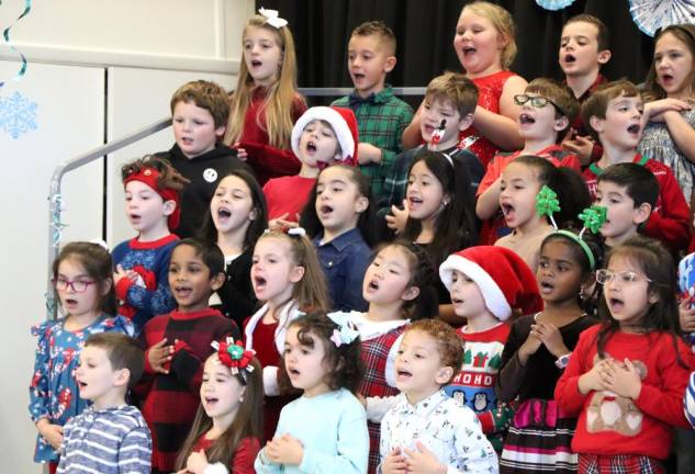 Scotchtown Avenue first graders delight with holiday concert