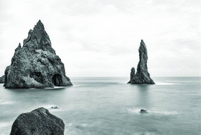 DVAA’s summer exhibitions “The Three Sisters” by Geoffrey Hutchinson