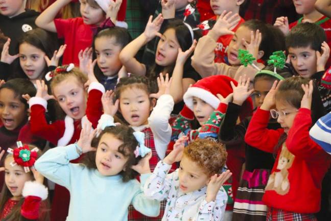 Scotchtown Avenue first graders delight with holiday concert