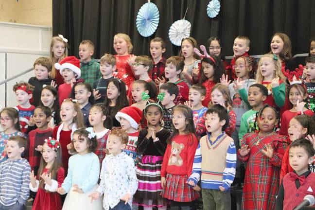 Scotchtown Avenue first graders delight with holiday concert