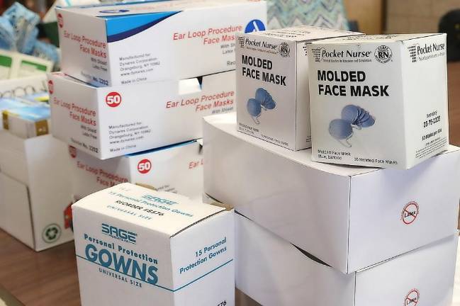 Trying to make a difference in this time of COVID-19 Mount Saint Mary College has donated personal protective equipment including more than 7,000 disposable gloves and hundreds of masks and gowns to local hospitals, retirement homes, and the temporary hospital at the Javits Center in Manhattan.