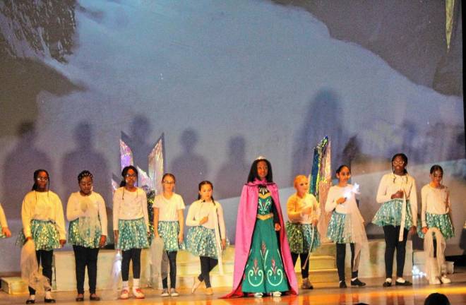 ’Frozen Kids’ dazzles audiences