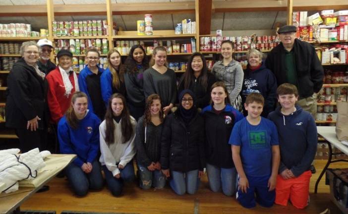 Goshen Lions collect plenty for holiday food drive