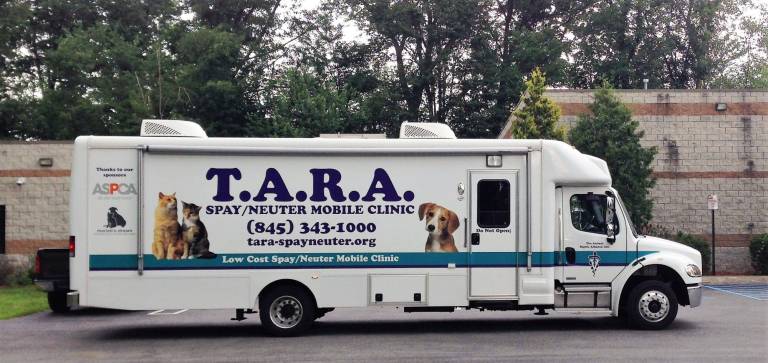 T.A.R.A. to provide low cost spay/neuter at Warwick Community Showcase T.A.R.A., The Animal Rights Alliance, Inc., will be at the Community Showcase, presented by the Warwick Valley Chamber of Commerce, to perform low-cost spay/neutering services for cats in their mobile clinic on April 2.