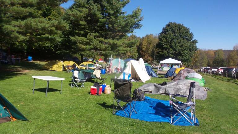 Scouts re-enact the Battle of Walnut Mountain (Photo by Frances Ruth Harris)