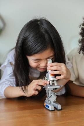 A 2019 New York University study found that girls and boys, but especially girls, show different levels of interest in science depending on the approach educators use. For example, if a girl in elementary school is asked if she wants to be a scientist, her response may be muted. However, if she is asked if she wants to do a science experiment, her response tends to be more enthusiastic. Photo by Monstera via pexels.com.