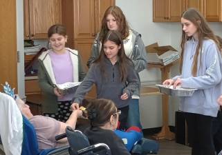 Students visit nursing home
