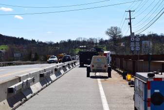 The westbound right lane of Route 207/17A is closed with daily shoulder/lane closures on Route 17 eastbound.