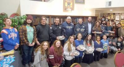 Twenty five teens from across the County participated in Chabad’s “Chocolate for Cops” event and presented cops with Artisanal Chocolate Bark
