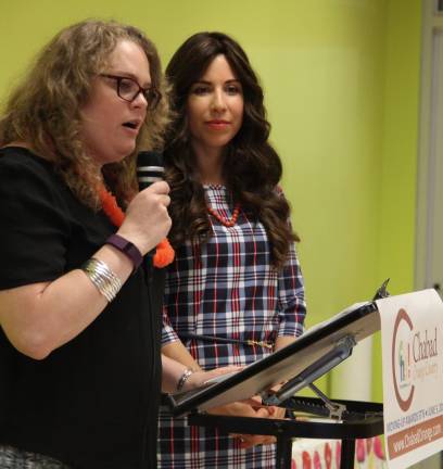 Kimberly Landgraff of Tuxedo speaks at the Chabad Hebrew School Moving-Up Awards ceremony (Photo provided)