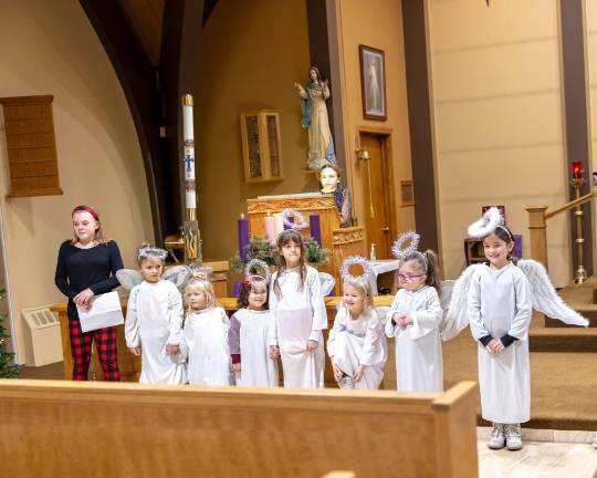 Local kids participate in Christmas pageant