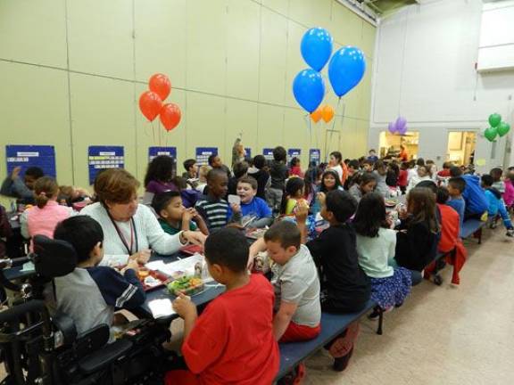 Chester Elementary students cross boundaries during 'Mix It Up' lunch