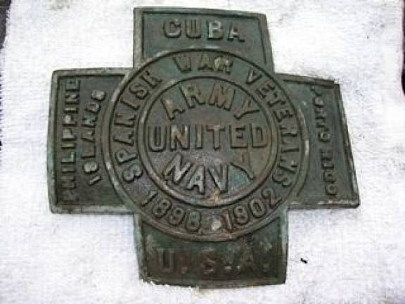 A close-up of the Spanish-American War medallion found in Goshen. If anyone has knowledge of the owner or where it was taken from, call the police at 294-7988.