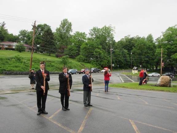 Honor Guard and laying of the wreath at the war memorial. (Photo by Ginny Privitar)