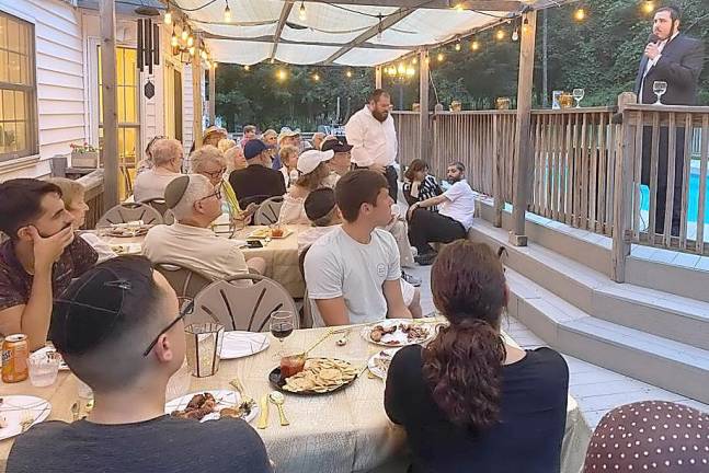 Partial view of the crowed at the Chabad Summer Social BBQ with Hasidic influencer Shloime Zionce. “We need to see the humanity in other people and try to interact with individuals who are different from us,’ he told the audience. “It will enrich both your life and the lives of those around you.”
