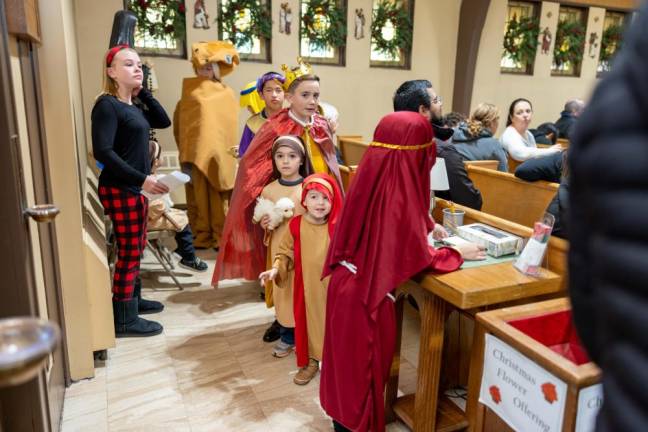 Local kids participate in Christmas pageant