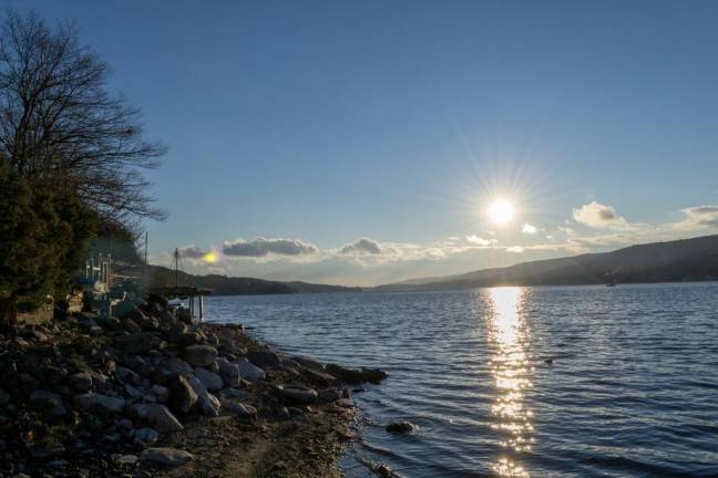Greenwood Lake is located in both New York and New Jersey.
