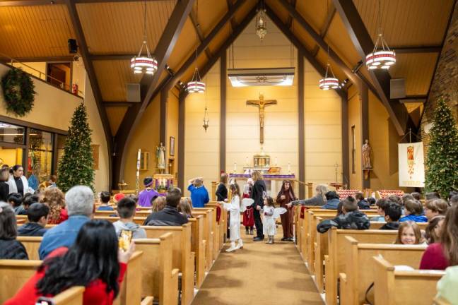 Local kids participate in Christmas pageant