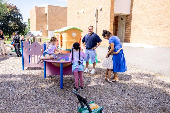 CES Host Ice Cream Social to Kick off the school year!