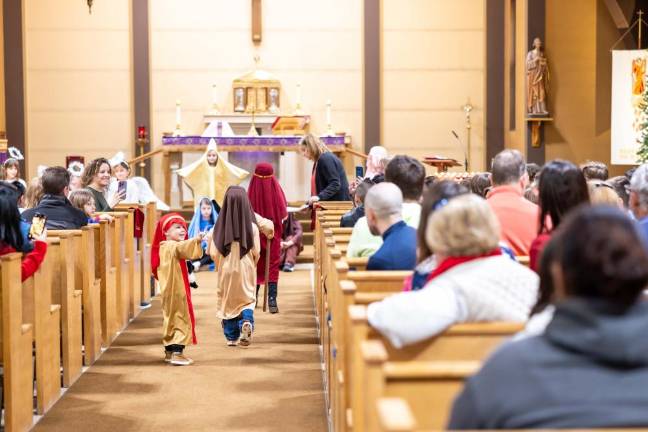 Local kids participate in Christmas pageant