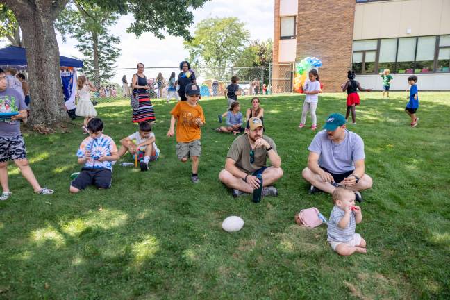 CES Host Ice Cream Social to Kick off the school year!