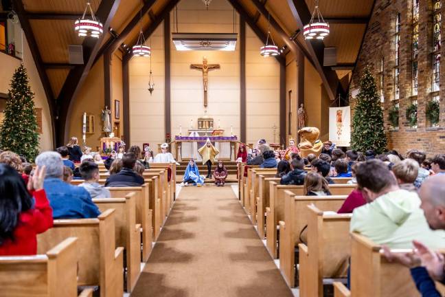 Local kids participate in Christmas pageant