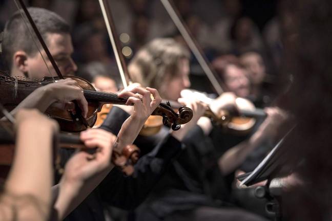 Orchestra to present holiday concert