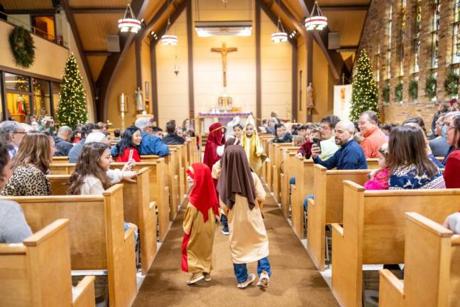 Local kids participate in Christmas pageant