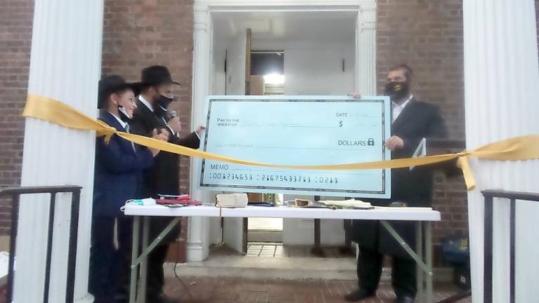 The federal government awarded the Chabad of Orange County $100,000 for security.
