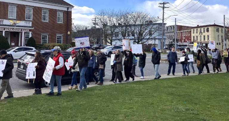People heading to No Kings protest.