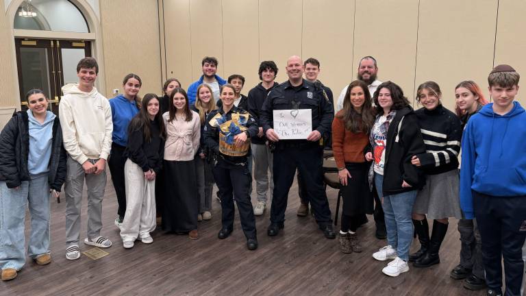 <b>2</b>Chabad’s CTeen group, comprised of teens from across Orange County gather to thank and honor police.